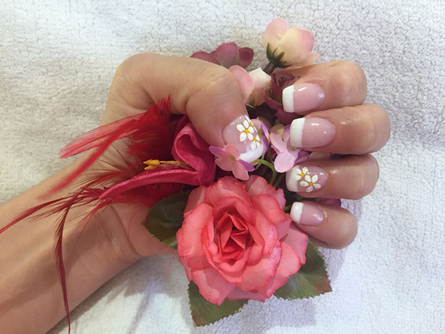 Manicura y pedicura permanente: Uñas de gel y acrílicas en Cadalso de los Vidrios y San Martín de Valdeiglesias Manicura y pedicura permanente: Uñas de gel y acrílicas en Cadalso de los Vidrios y San Martín de Valdeiglesias